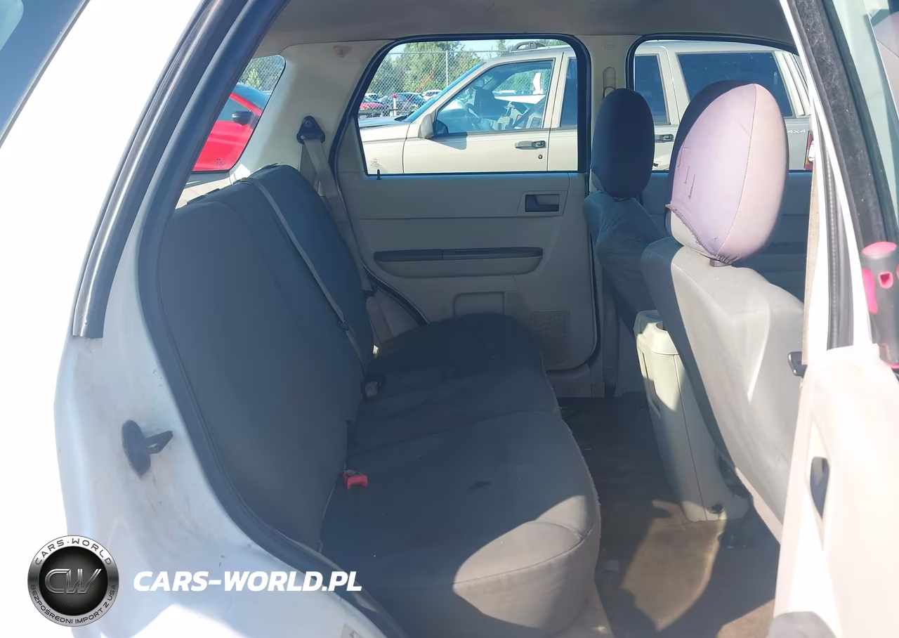 2012 Ford Escape Xls VIN:1FMCU0C70CKB93989 - 8