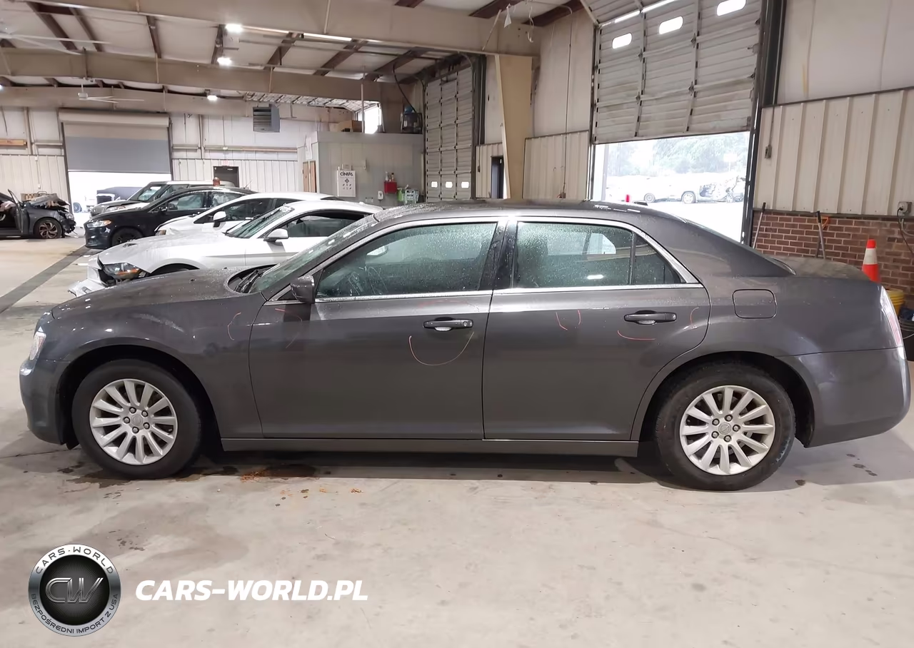 2013 Chrysler 300 Motown VIN:2C3CCAAGXDH614033 - 15