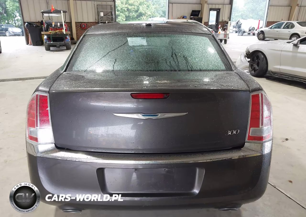 2013 Chrysler 300 Motown VIN:2C3CCAAGXDH614033 - 17