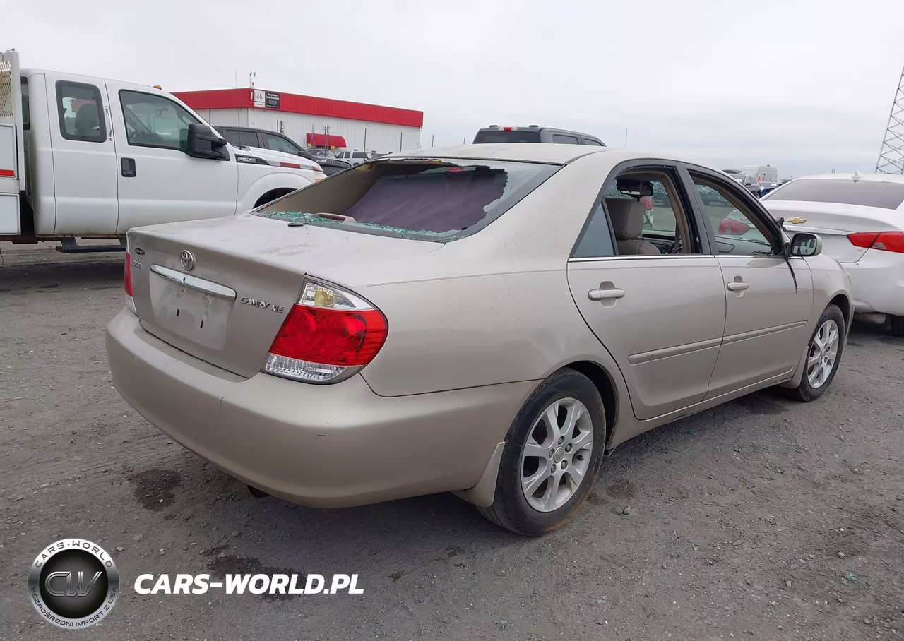 2005 Toyota Camry Xle VIN:4T1BE32K45U619867 - 4