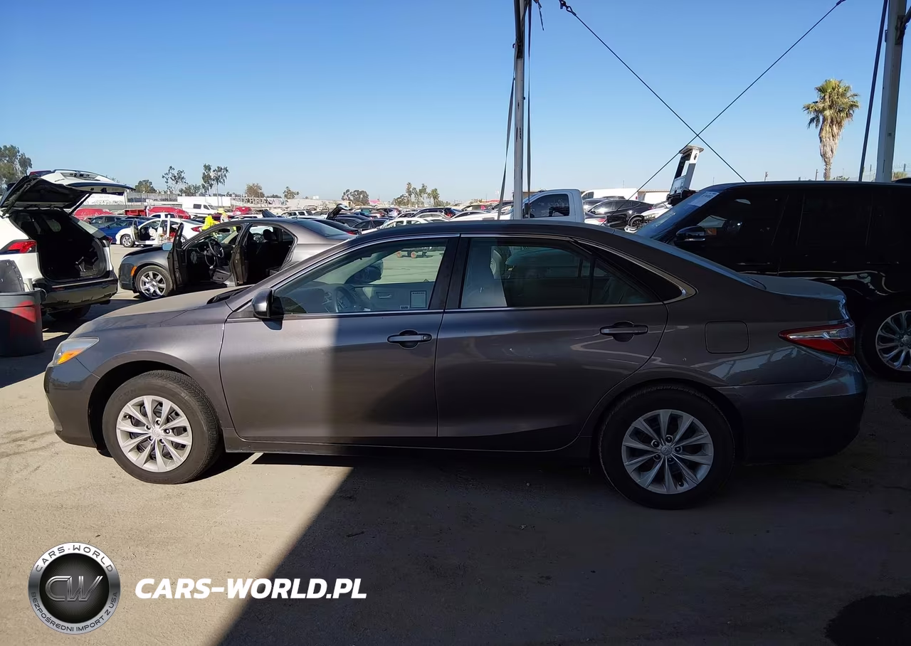 2017 Toyota Camry Le VIN:4T1BF1FK1HU435311 - 14