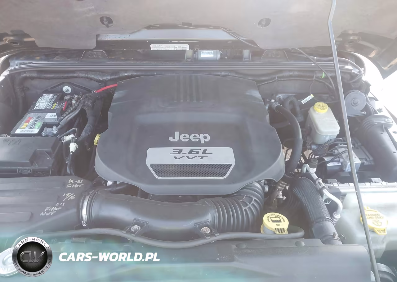2013 Jeep Wrangler Unlimited Sahara VIN:1C4HJWEG0DL574613 - 10