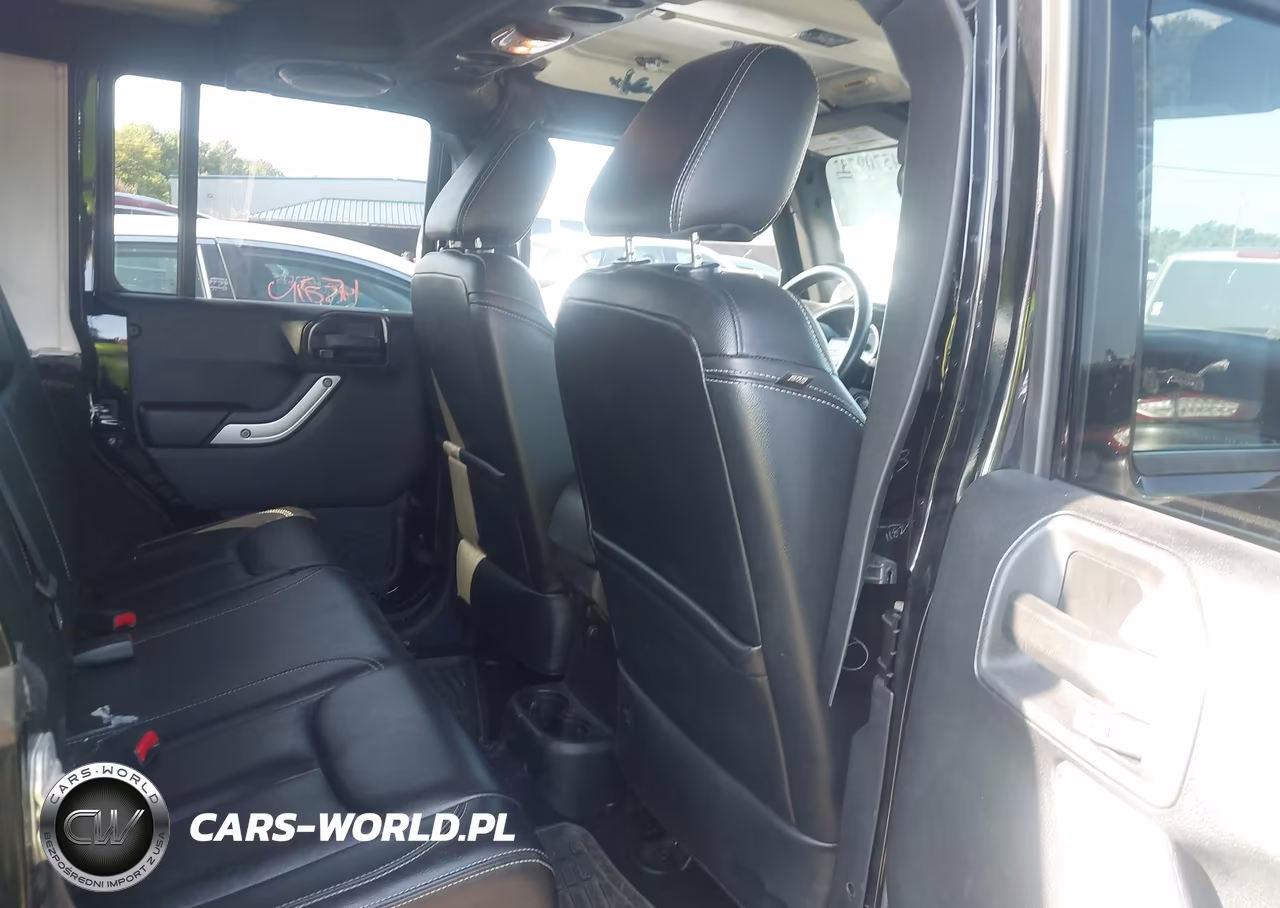 2013 Jeep Wrangler Unlimited Sahara VIN:1C4HJWEG0DL574613 - 8