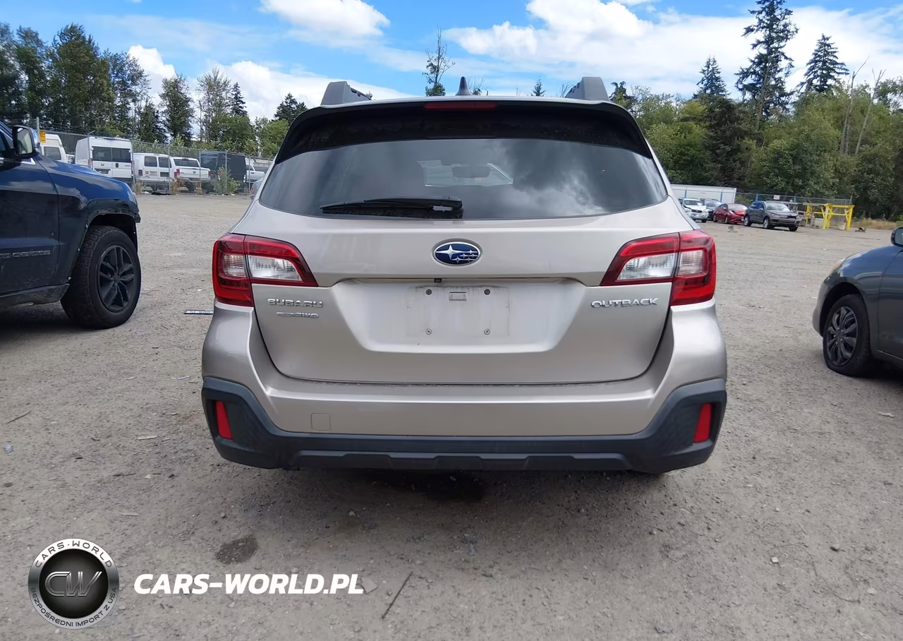 2018 Subaru Outback 2.5I Premium VIN:4S4BSAFC8J3220086 - 16