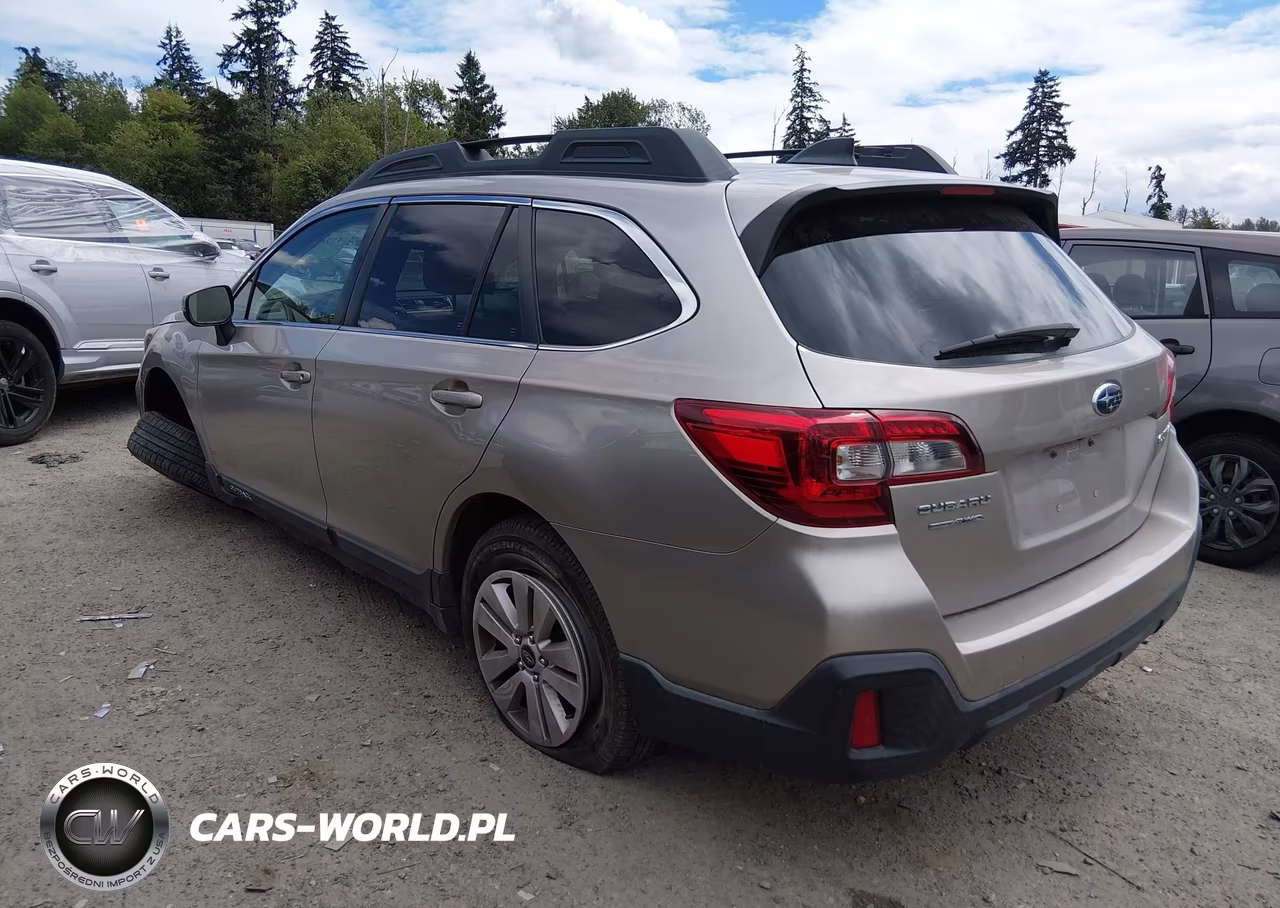2018 Subaru Outback 2.5I Premium VIN:4S4BSAFC8J3220086 - 3