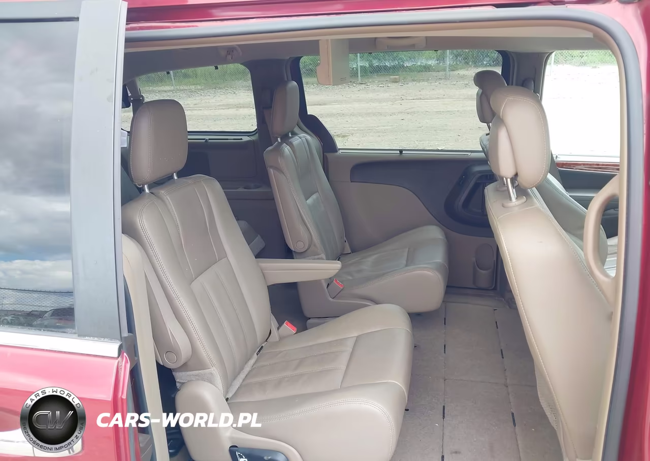 2014 Chrysler Town & Country Touring VIN:2C4RC1BGXER423616 - 8