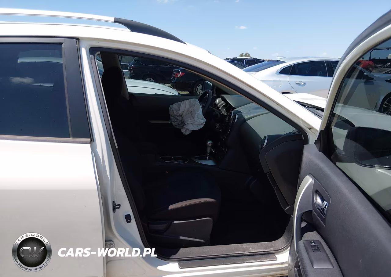 2014 Nissan Rogue Select S VIN:JN8AS5MV1EW706016 - 5