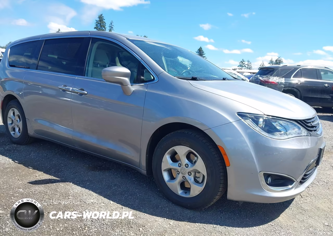 2017 Chrysler Pacifica Hybrid Touring Plus