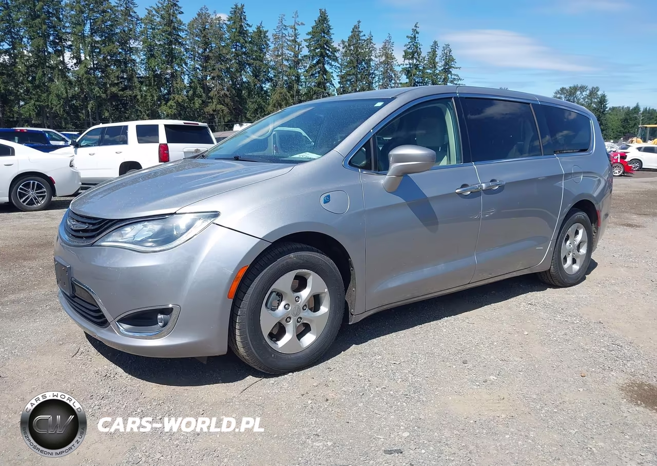 2017 Chrysler Pacifica Hybrid Touring Plus VIN:2C4RC1H73HR836196 - 2