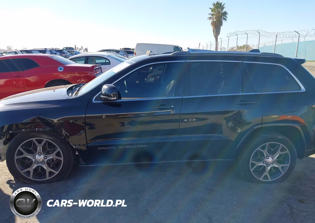 2018 Jeep Grand Cherokee Sterling Edition 4X2 VIN:1C4RJEBG5JC204837 - 14