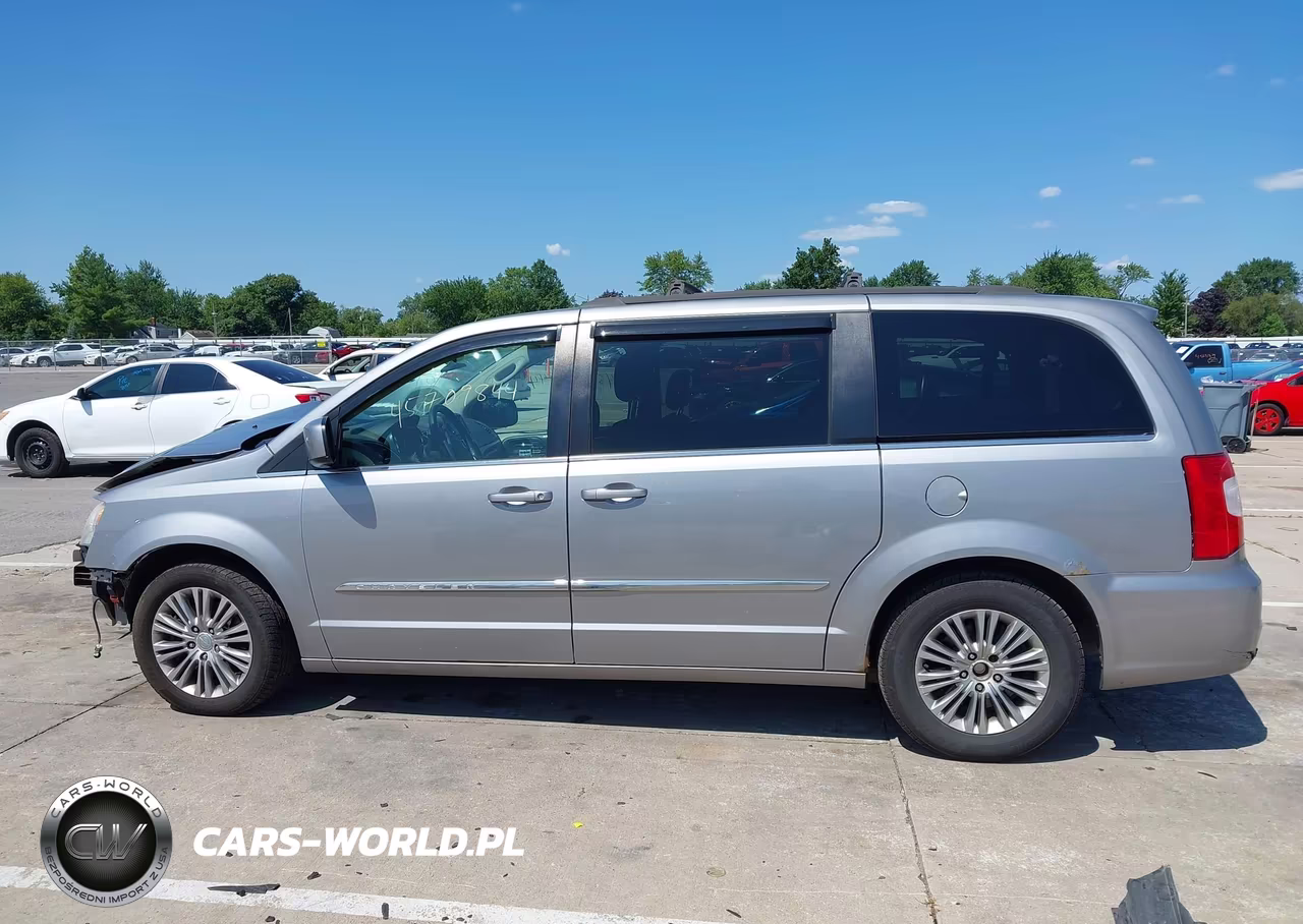 2015 Chrysler Town & Country Touring-L VIN:2C4RC1CG2FR519577 - 15
