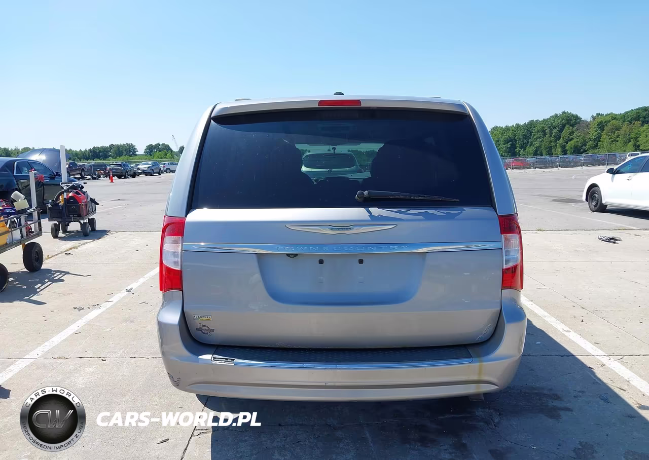 2015 Chrysler Town & Country Touring-L VIN:2C4RC1CG2FR519577 - 17