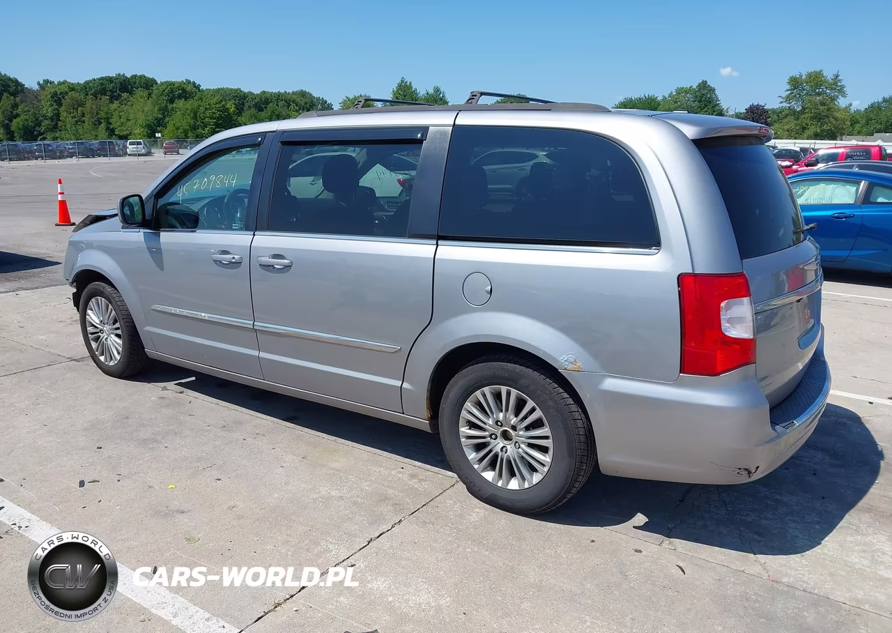 2015 Chrysler Town & Country Touring-L VIN:2C4RC1CG2FR519577 - 3
