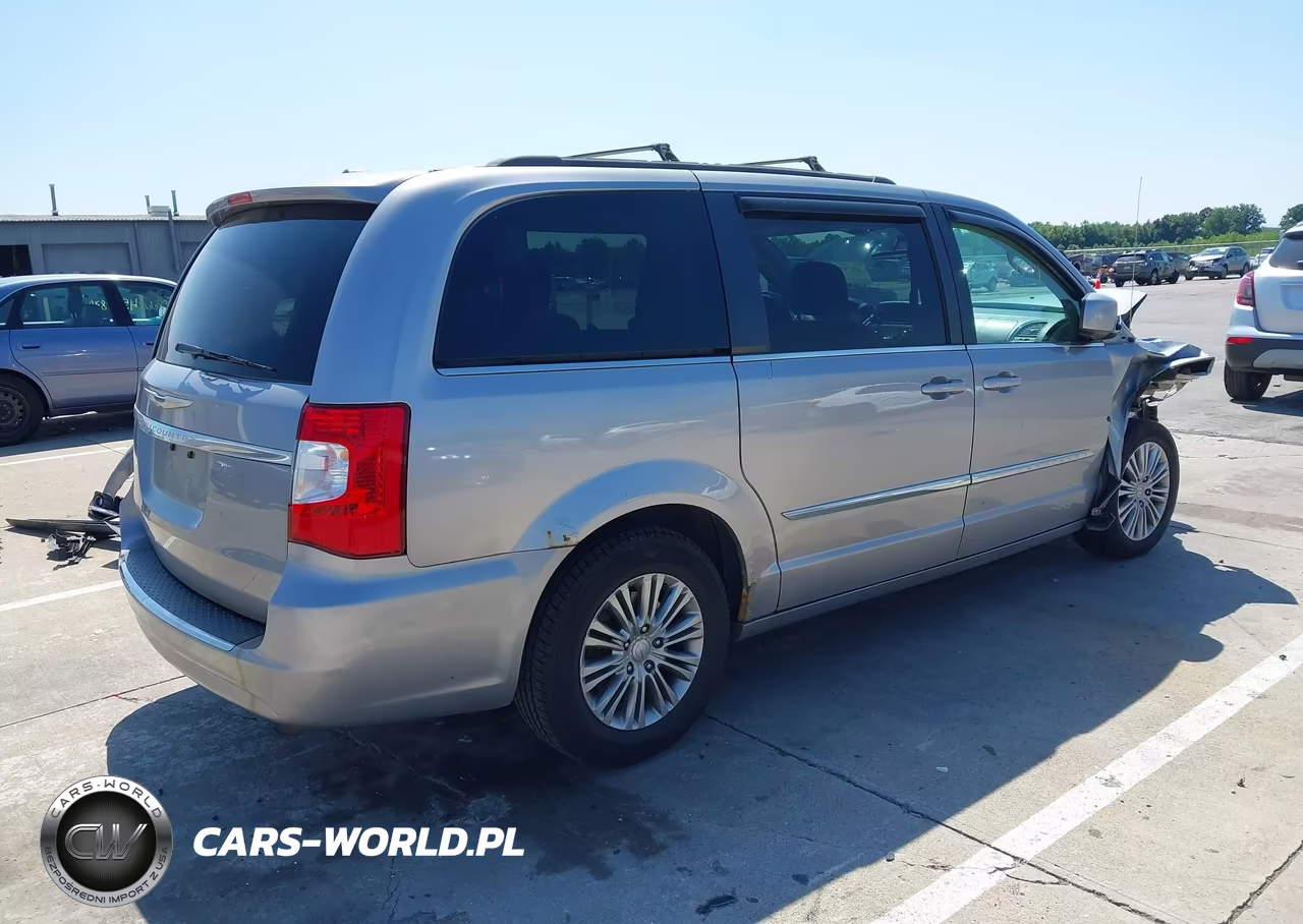 2015 Chrysler Town & Country Touring-L VIN:2C4RC1CG2FR519577 - 4