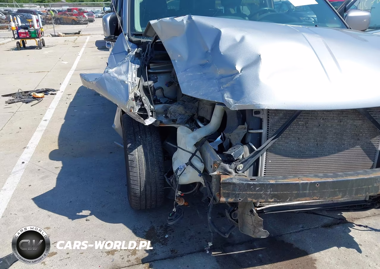 2015 Chrysler Town & Country Touring-L VIN:2C4RC1CG2FR519577 - 6