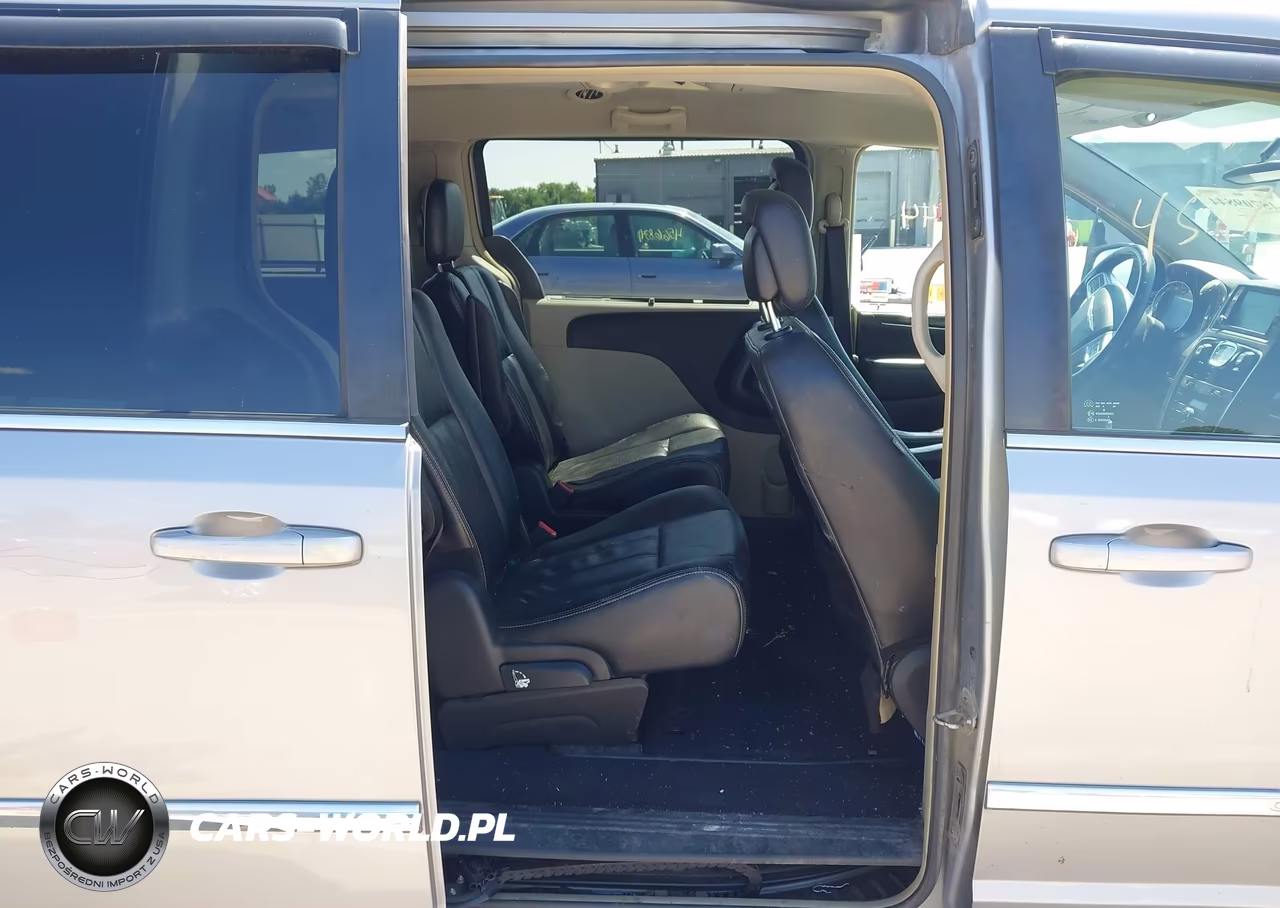 2015 Chrysler Town & Country Touring-L VIN:2C4RC1CG2FR519577 - 8
