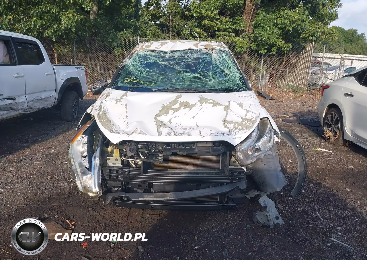 2018 Nissan Kicks S VIN:3N1CP5CU4JL517281 - 13