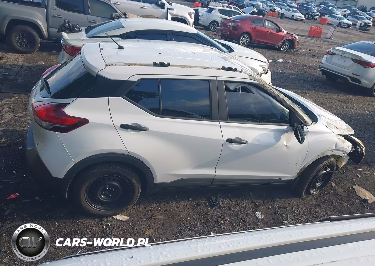 2018 Nissan Kicks S VIN:3N1CP5CU4JL517281 - 14