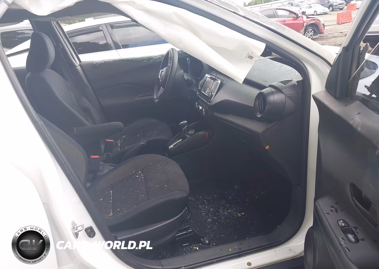 2018 Nissan Kicks S VIN:3N1CP5CU4JL517281 - 5