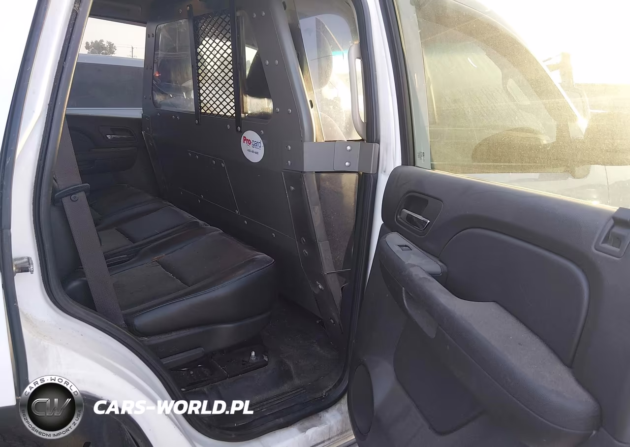 2010 Chevrolet Tahoe Ls VIN:1GNMCAE04AR232127 - 8