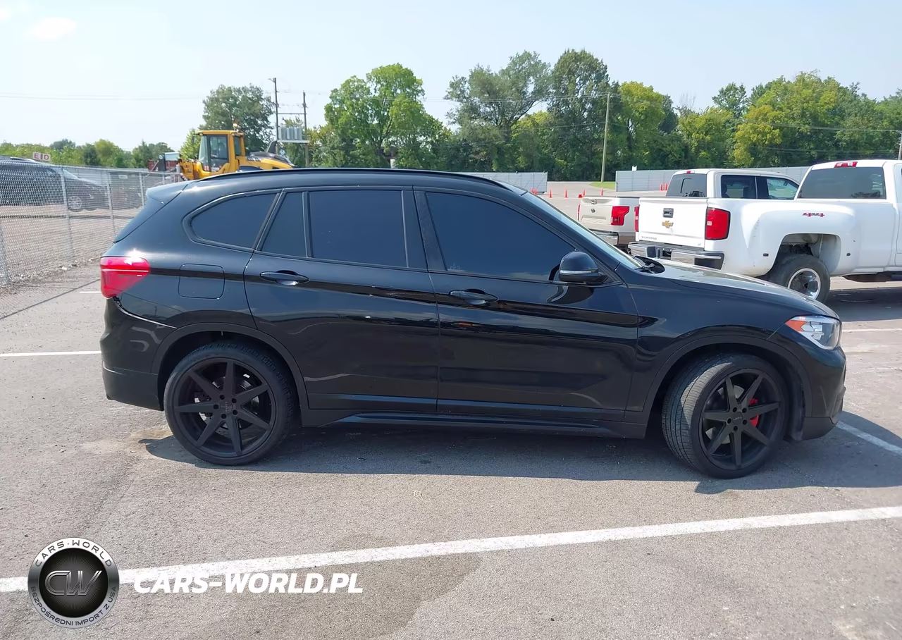 2018 BMW X1 xDrive28I VIN:WBXHT3C35J5L27860 - 13