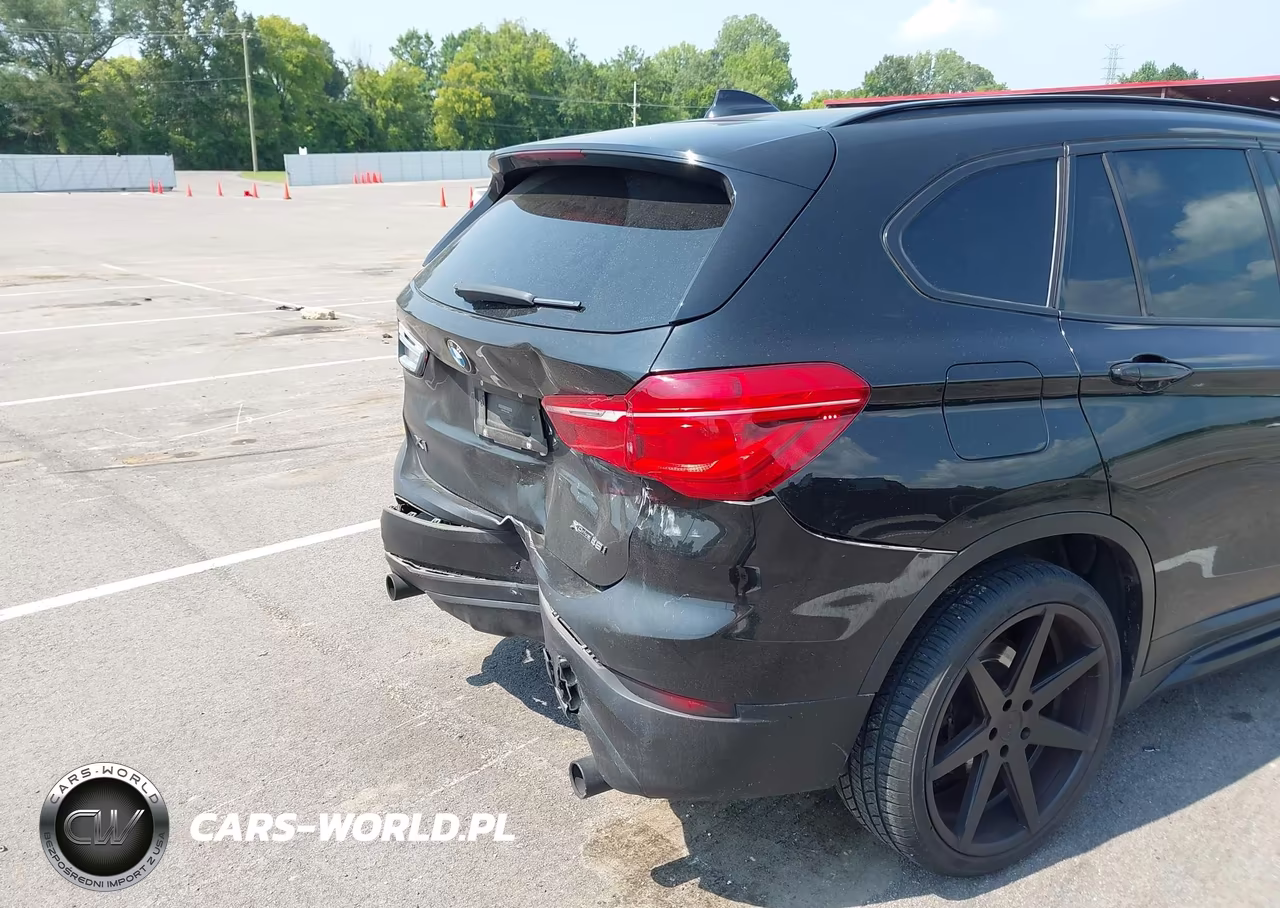 2018 BMW X1 xDrive28I VIN:WBXHT3C35J5L27860 - 18