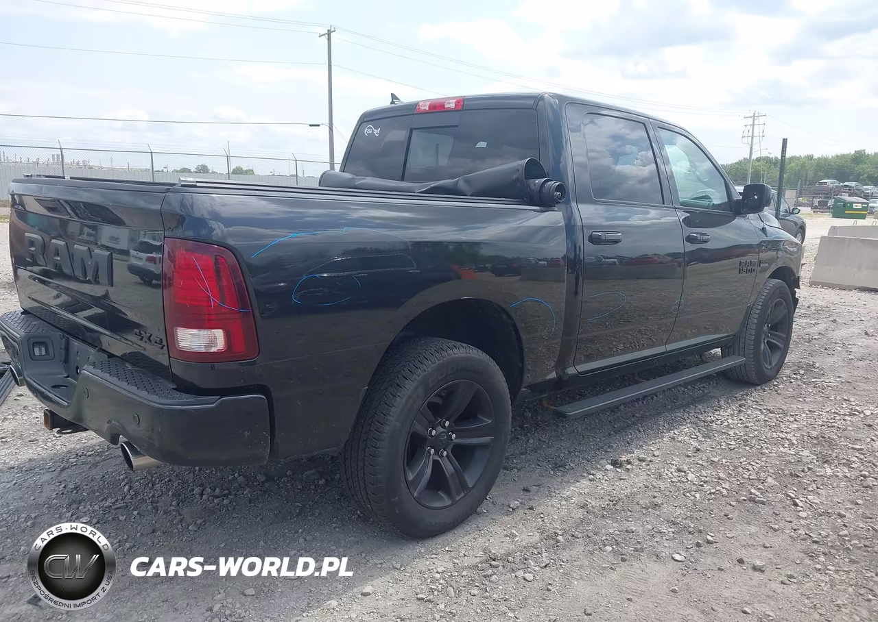 2018 Ram 1500 Sport VIN:1C6RR7MT9JS156769 - 4