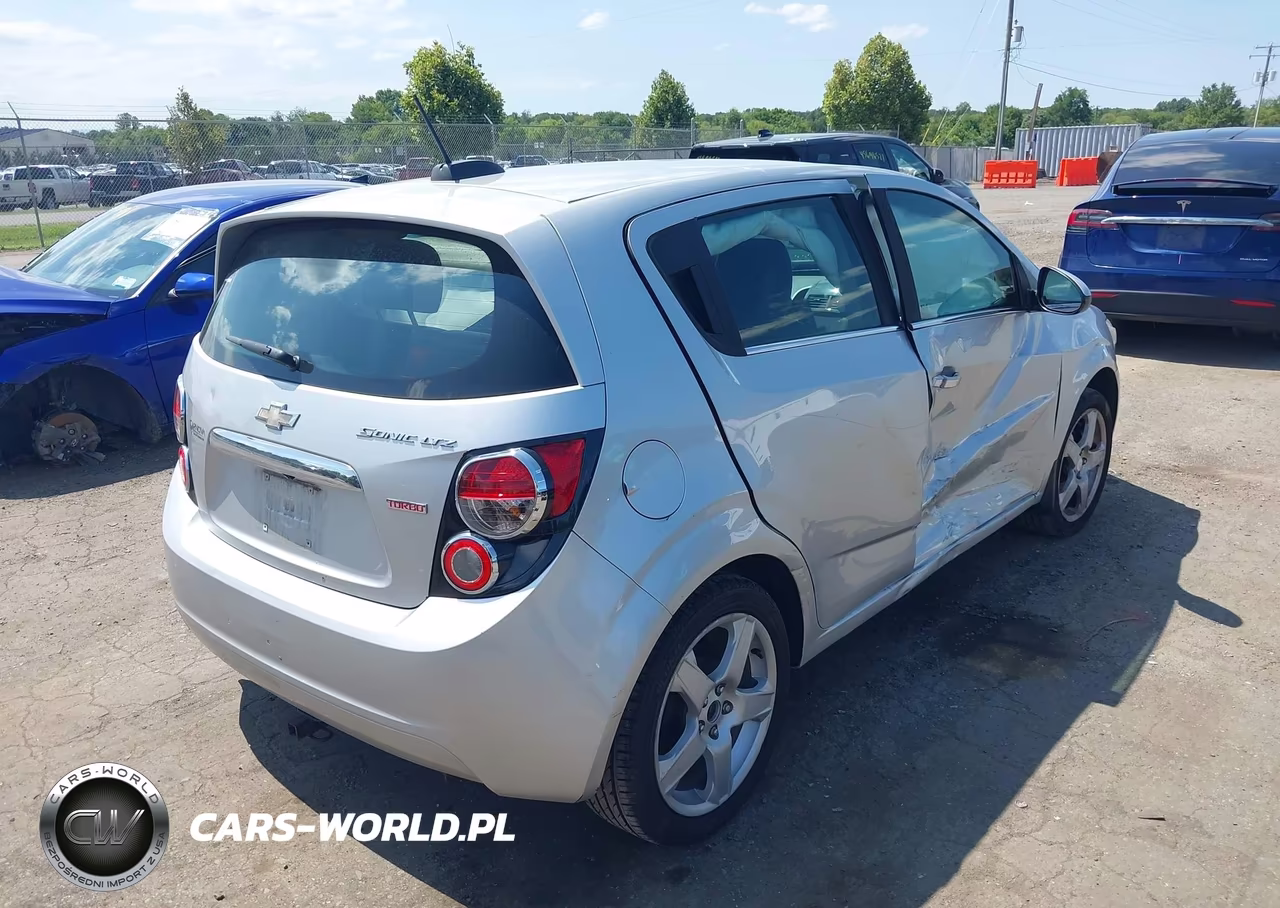 2015 Chevrolet Sonic Ltz Auto VIN:1G1JE6SB2F4212335 - 4
