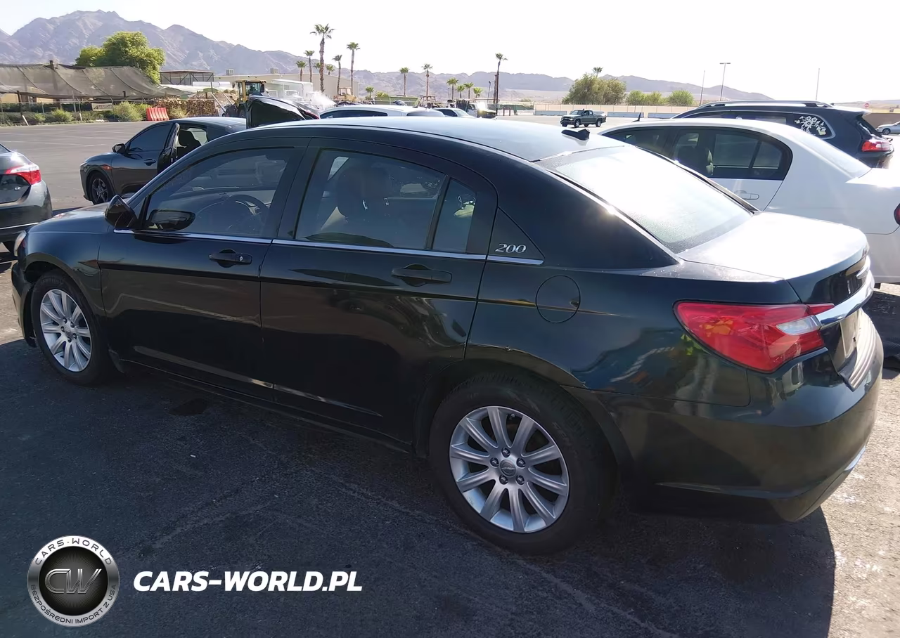 2011 Chrysler 200 Touring VIN:1C3BC1FB8BN585807 - 3