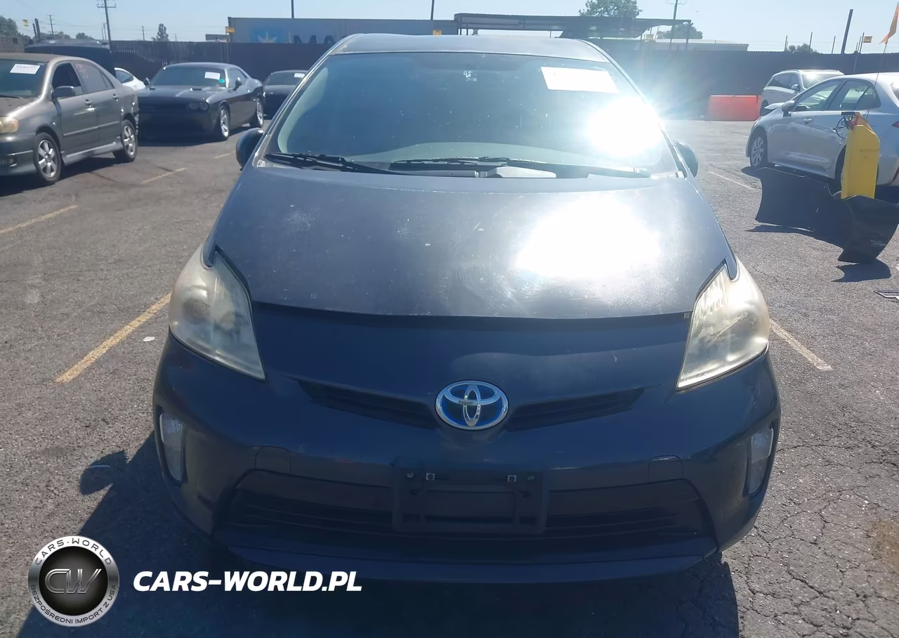 2013 Toyota Prius Two VIN:JTDKN3DU4D1656047 - 13