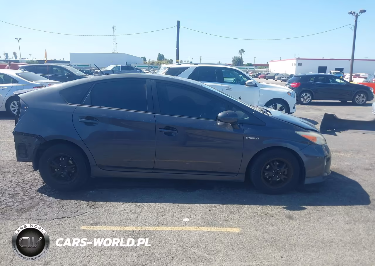2013 Toyota Prius Two VIN:JTDKN3DU4D1656047 - 14