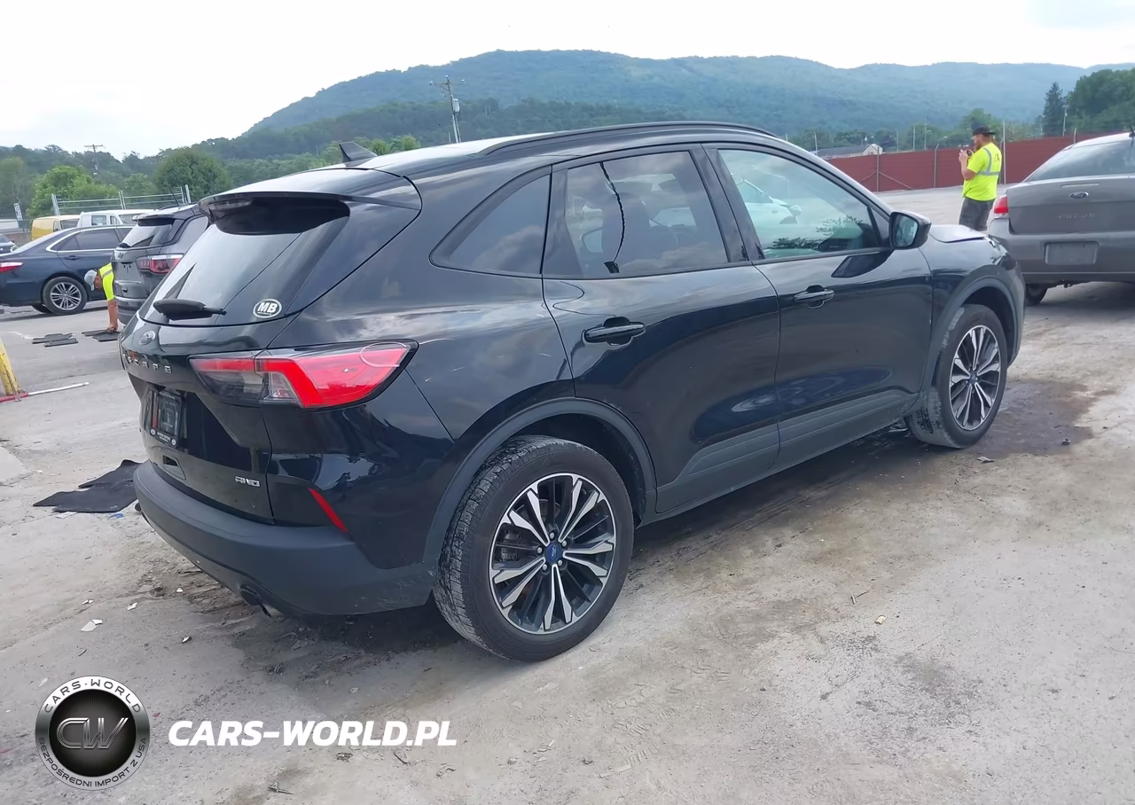 2021 Ford Escape Se VIN:1FMCU9G62MUB09702 - 4