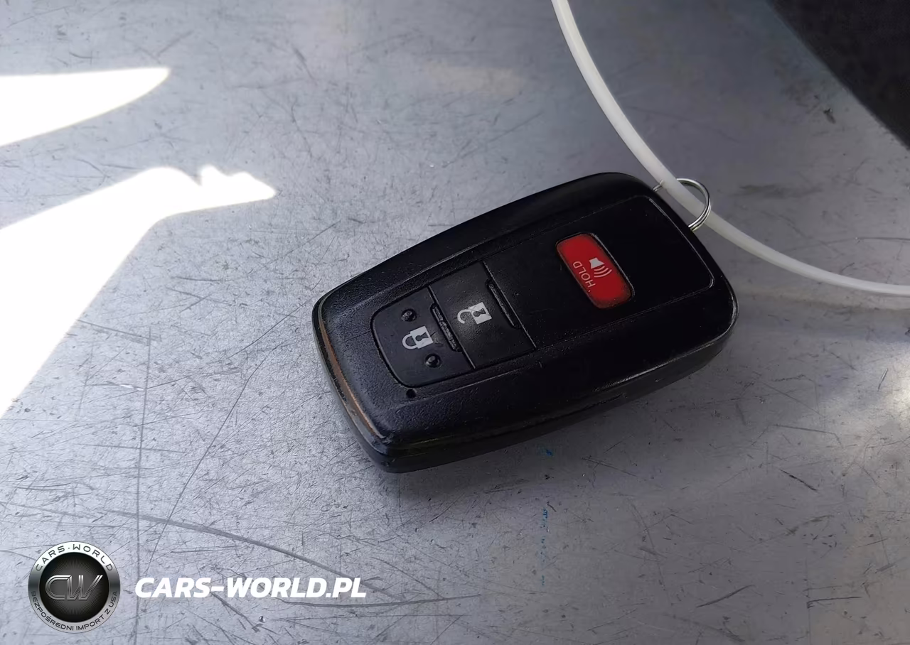 2020 Toyota Prius Le VIN:JTDKARFU6L3122451 - 11