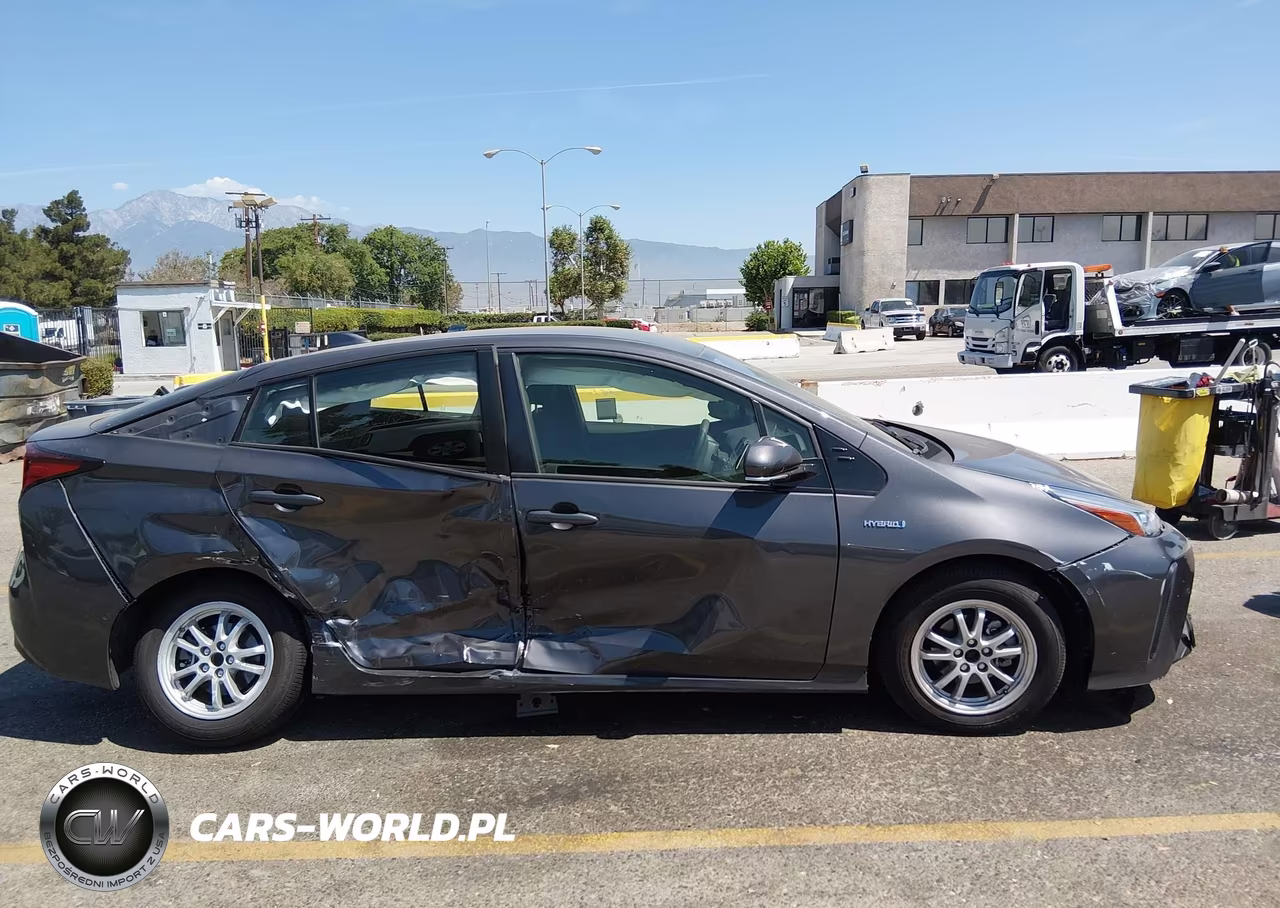 2020 Toyota Prius Le VIN:JTDKARFU6L3122451 - 6