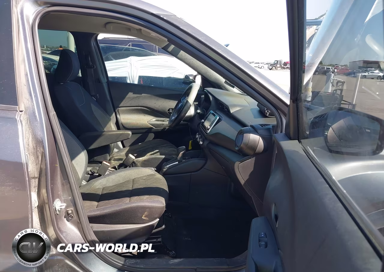 2018 Nissan Kicks S VIN:3N1CP5CU0JL520842 - 5