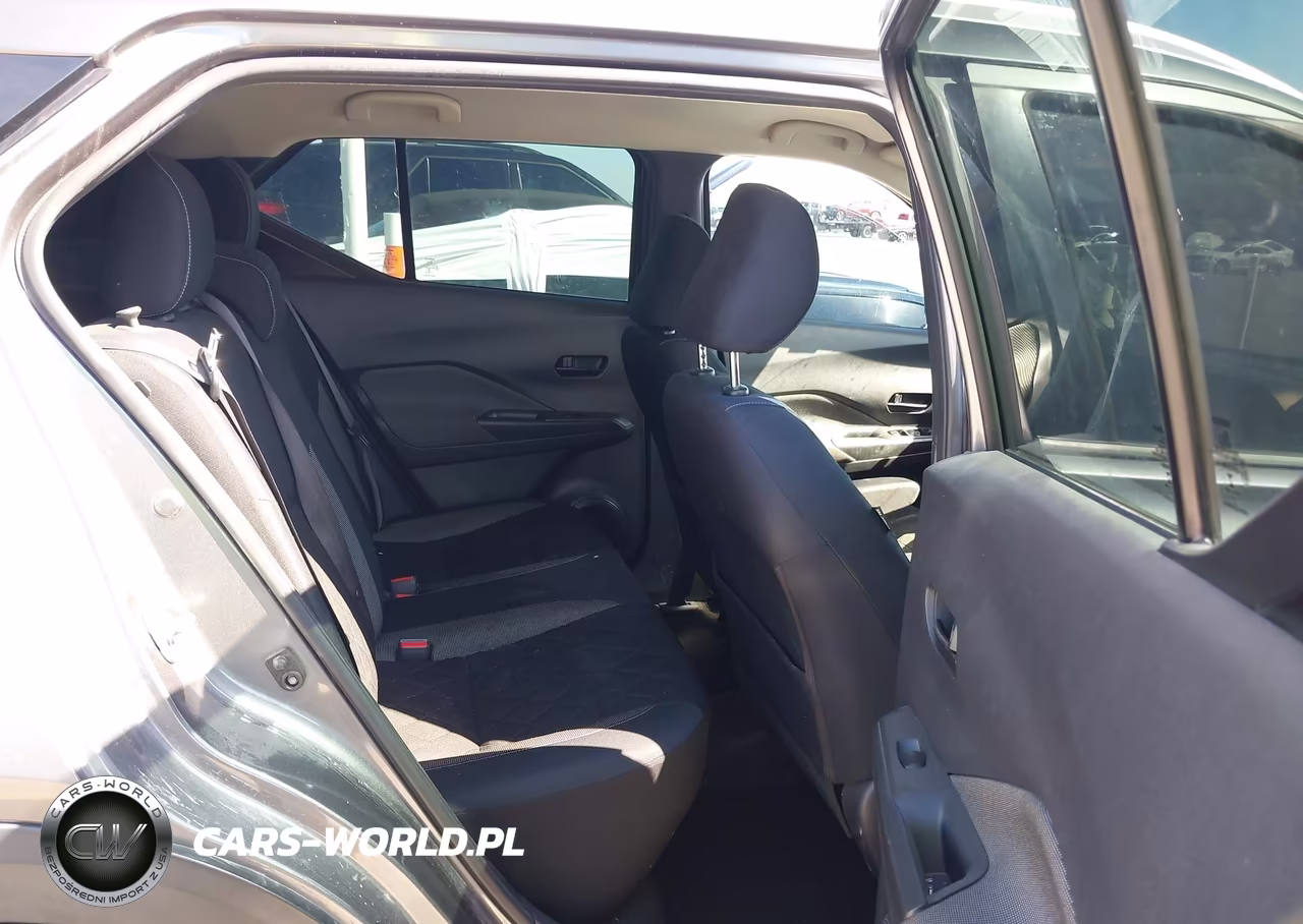 2018 Nissan Kicks S VIN:3N1CP5CU0JL520842 - 8