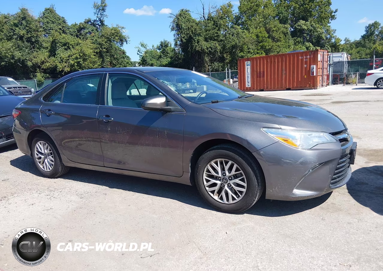 2017 Toyota Camry Le – zdjęcie 1 z 19