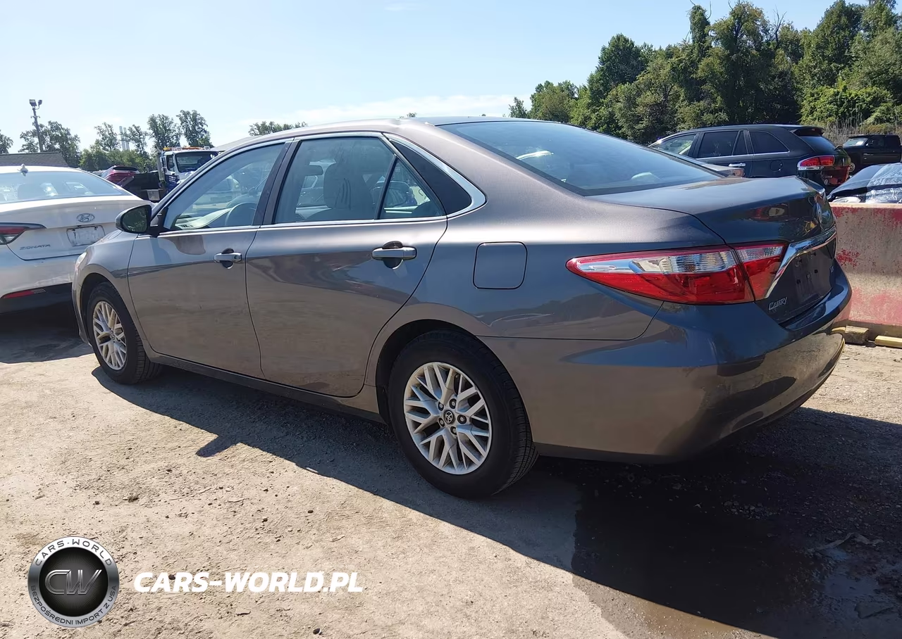 2017 Toyota Camry Le VIN:4T1BF1FK7HU377477 - 3