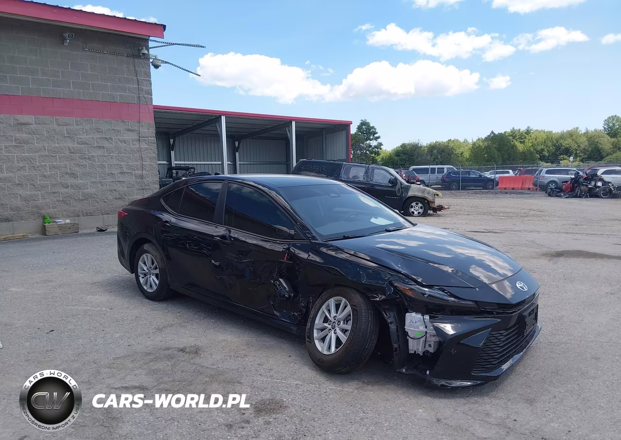 2025 Toyota Camry Le – zdjęcie 1 z 17