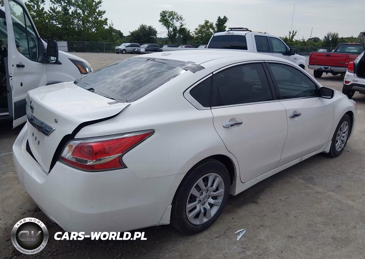 2015 Nissan Altima 2.5 S VIN:1N4AL3AP9FC419230 - 4