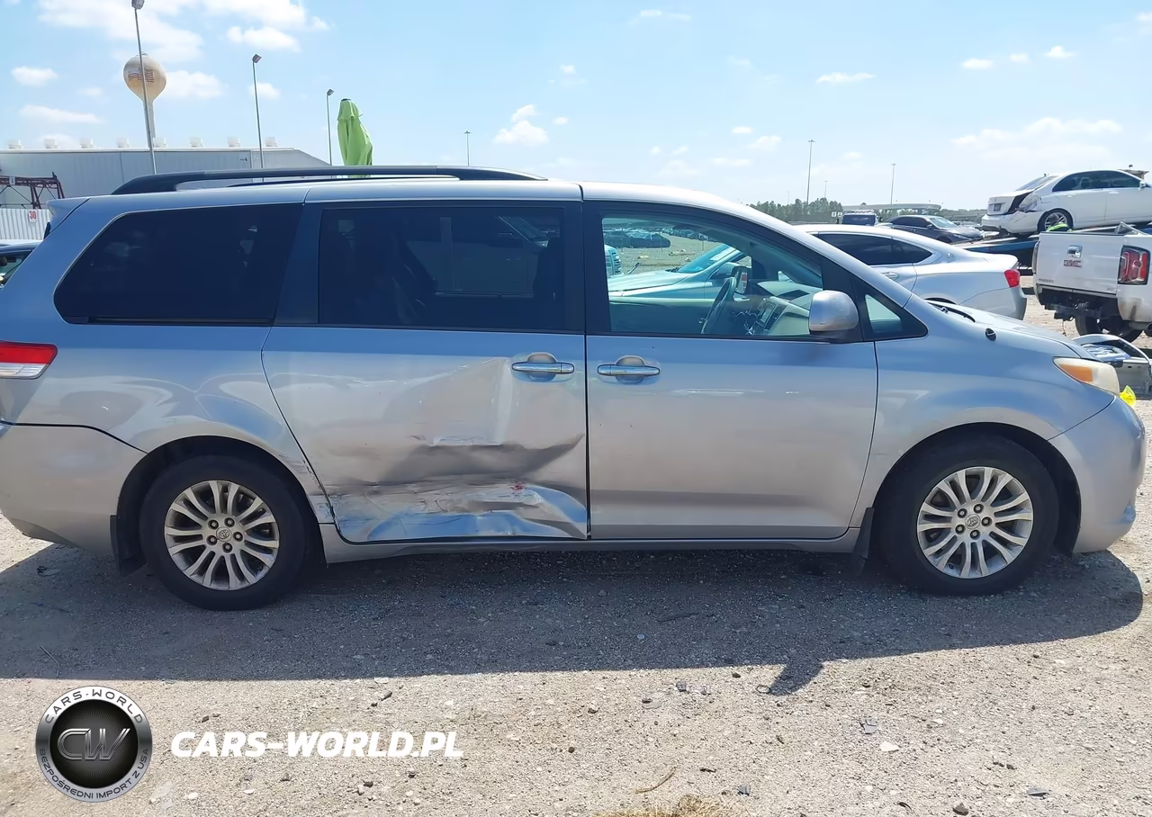 2014 Toyota Sienna Xle V6 8 Passenger VIN:5TDYK3DC6ES473800 - 13