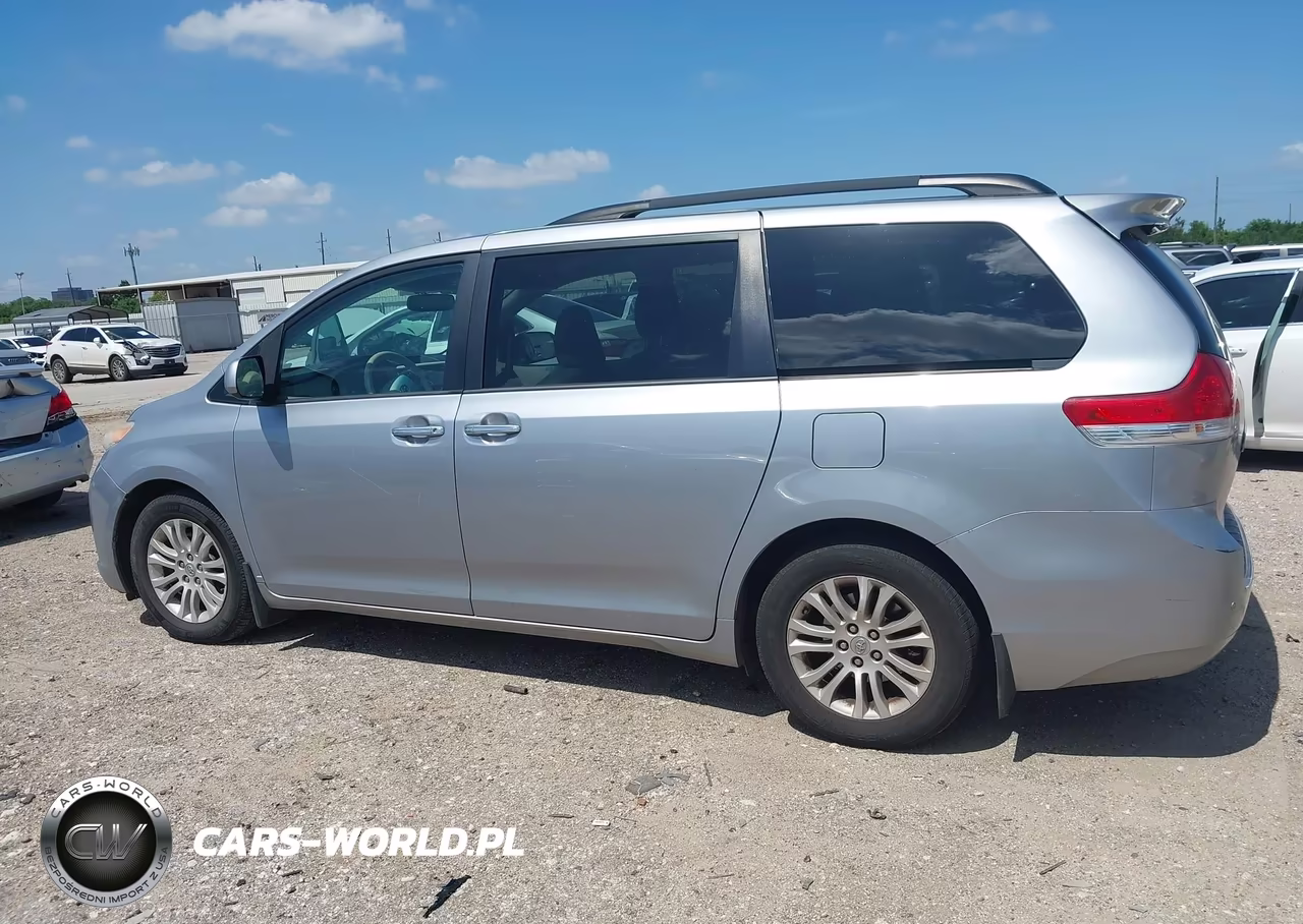 2014 Toyota Sienna Xle V6 8 Passenger VIN:5TDYK3DC6ES473800 - 14