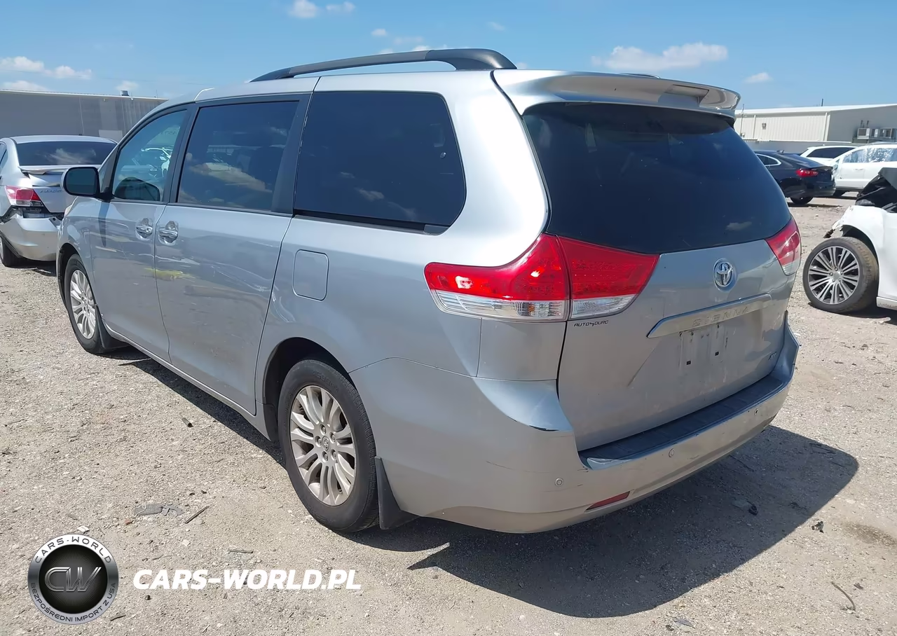 2014 Toyota Sienna Xle V6 8 Passenger VIN:5TDYK3DC6ES473800 - 3