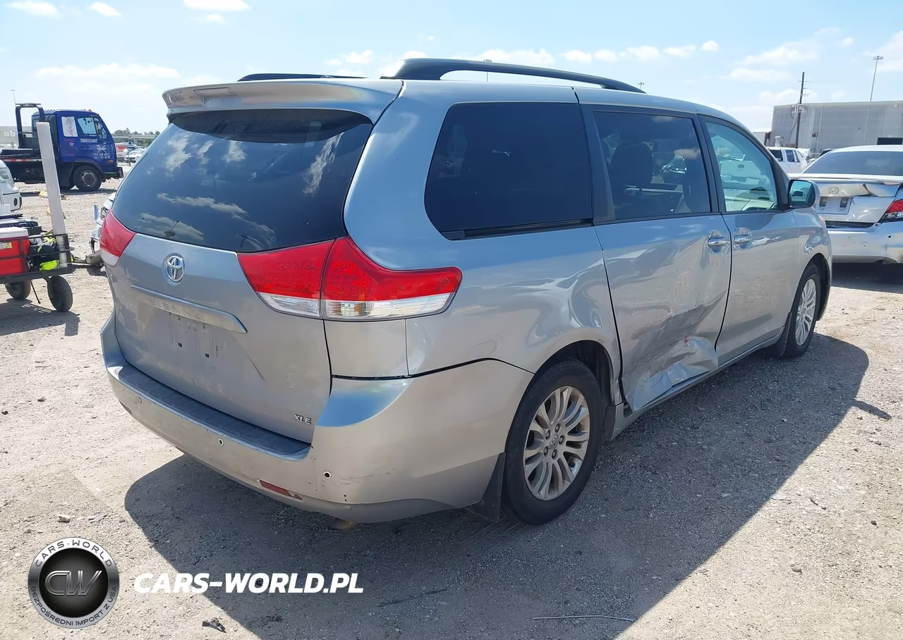 2014 Toyota Sienna Xle V6 8 Passenger VIN:5TDYK3DC6ES473800 - 4