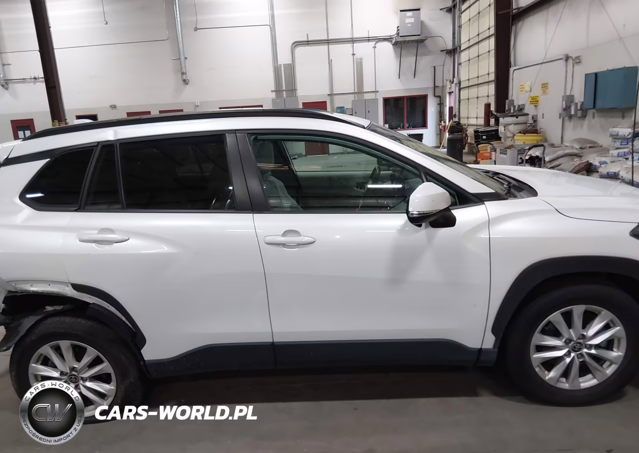 2022 Toyota Corolla Cross Le VIN:7MUBAABG0NV004114 - 14