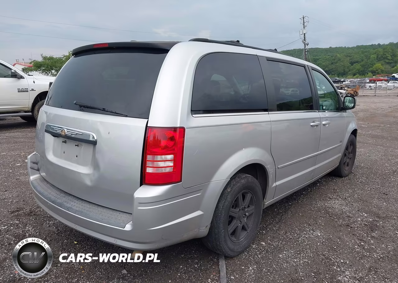 2008 Chrysler Town & Country Touring VIN:2A8HR54P38R826896 - 4