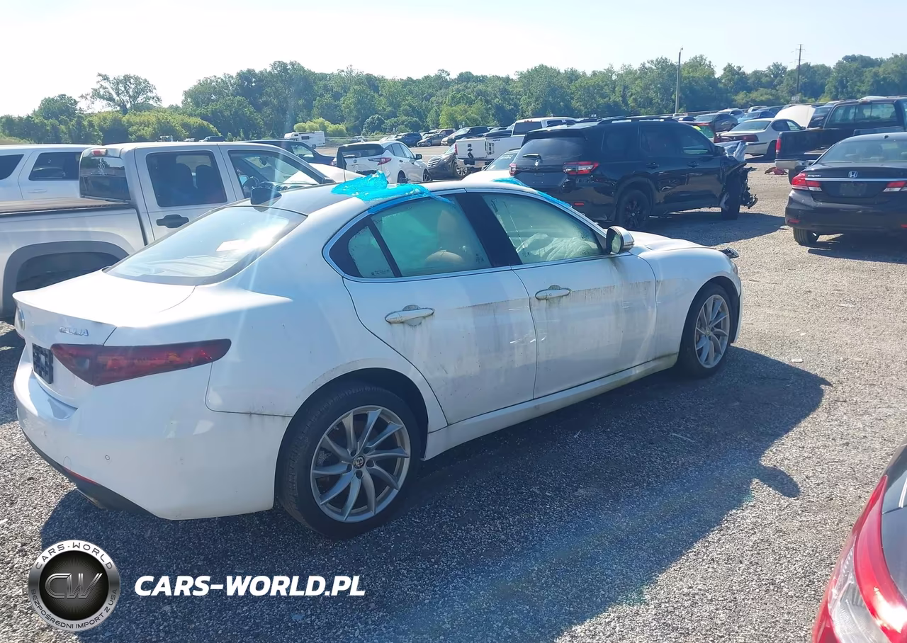2017 Alfa Romeo Giulia Awd VIN:ZARFAEDN3H7551784 - 4