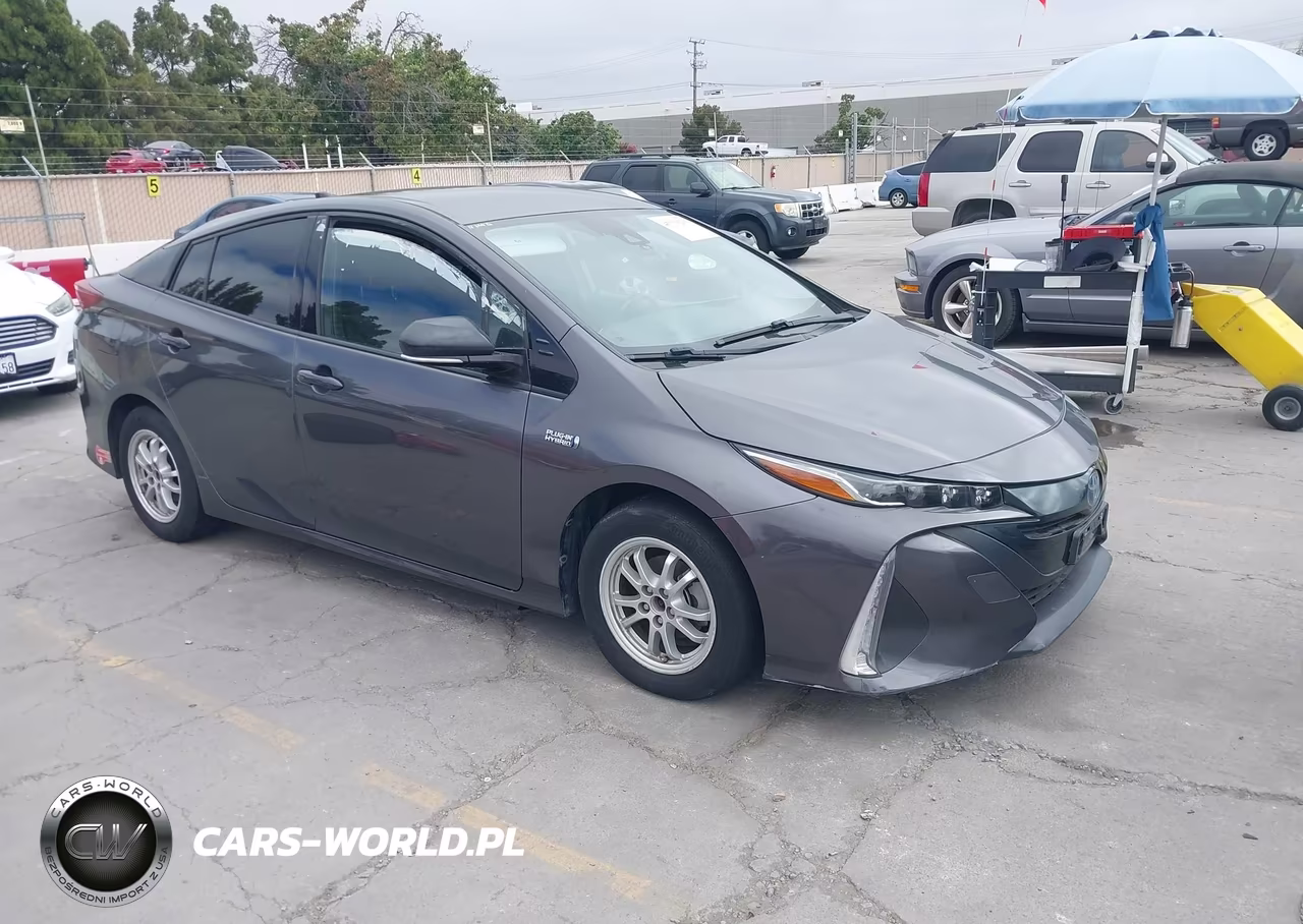 2018 Toyota Prius Prime Plus VIN:JTDKARFPXJ3075495 - 1