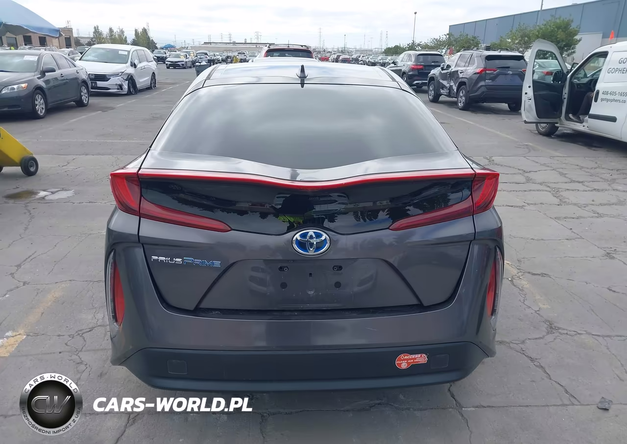 2018 Toyota Prius Prime Plus VIN:JTDKARFPXJ3075495 - 16