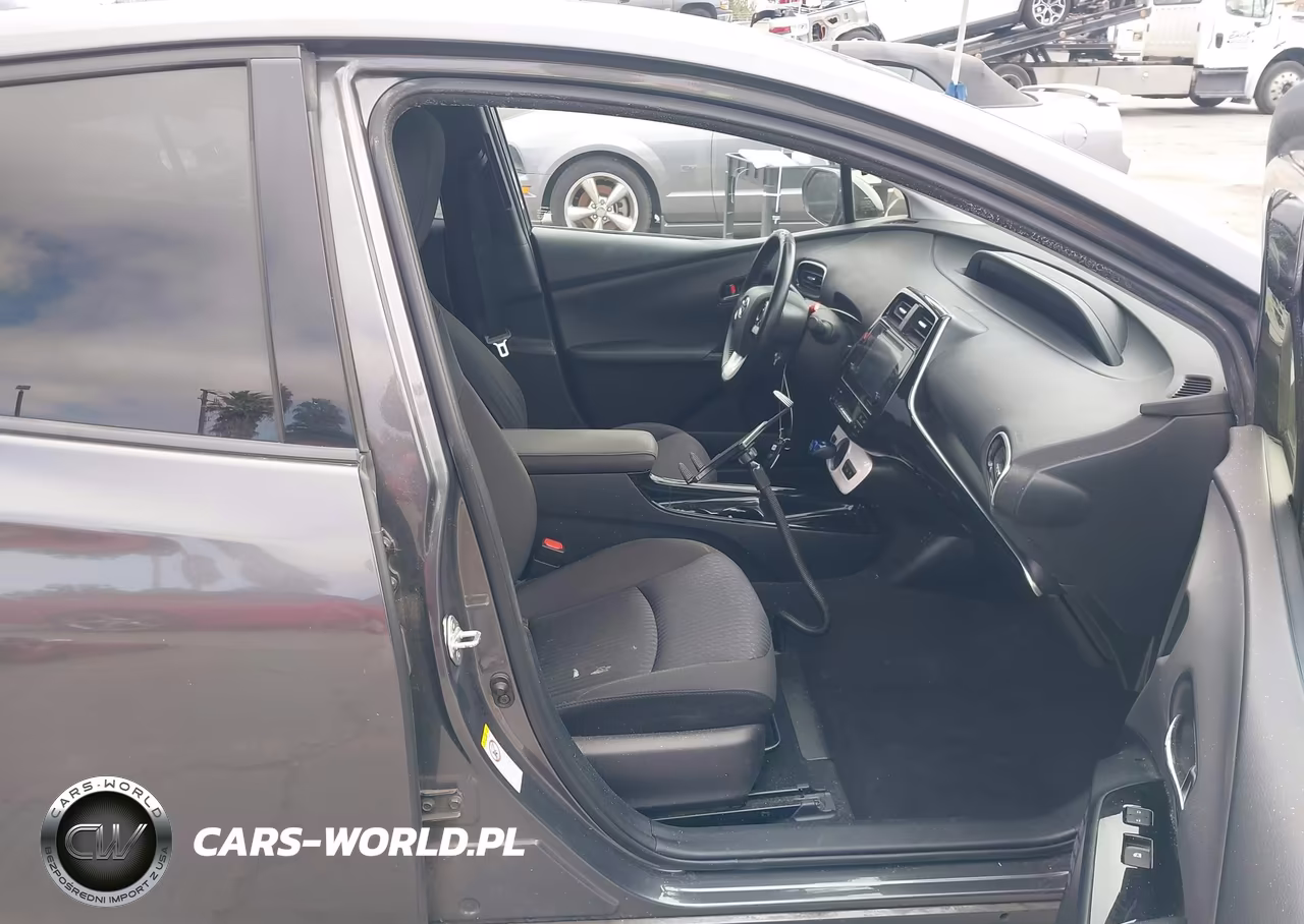 2018 Toyota Prius Prime Plus VIN:JTDKARFPXJ3075495 - 5